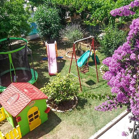 3 Bedroom Beautiful Apartment In ميدولين المظهر الخارجي الصورة