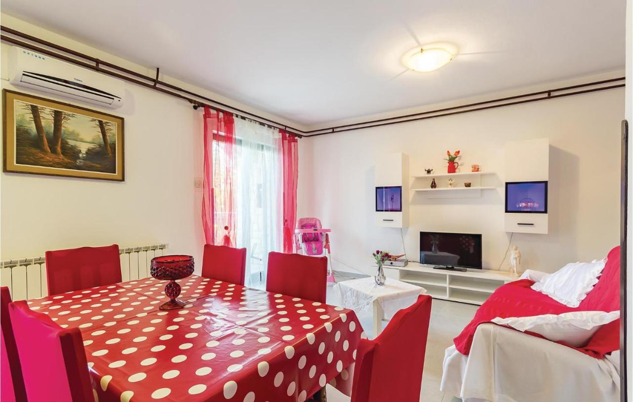 3 Bedroom Beautiful Apartment In ميدولين المظهر الخارجي الصورة